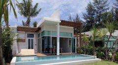 02-Aleenta-Phuket-Phang-Nga-Resort-Pool-Suite-2.jpg