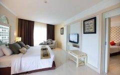 09-Andaman-Embrace-Phuket-Embrace-Suite.jpg