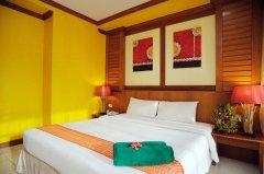 Baumanburi-Phuket-001.jpg