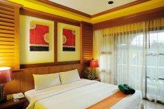Baumanburi-Phuket-002.jpg