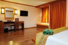Baumanburi-Phuket-003.jpg