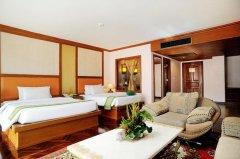 Baumanburi-Phuket-006.jpg