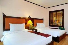 Baumanburi-Phuket-010.jpg