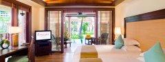 006-Centara-Grand-Beach-Resort-Phuket-Luxury-Pool-Suite.jpg
