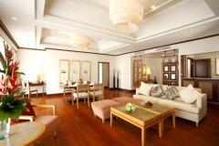 008-Centara-Grand-Samui-Royal-Suite.jpg