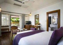 Centara-Villas-Phuket-001.jpg