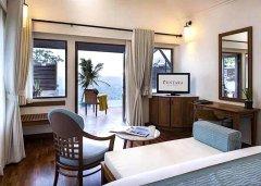 Centara-Villas-Phuket-009.jpg