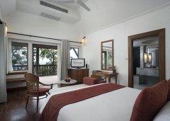 Centara-Villas-Phuket-014.jpg