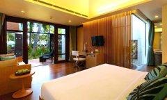 004-chaweng-regent-samui-The-Spa-Villa-Suite.jpg
