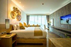 Crest-Resort-Phuket-001.jpg