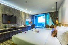 Crest-Resort-Phuket-003.jpg