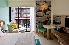 03-Holiday-Inn-Express-Phuket.jpg