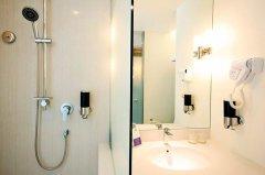 06-Holiday-Inn-Express-Phuket.jpg