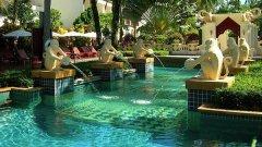 008-garden-pool.jpg
