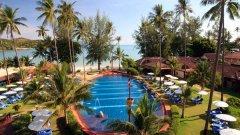 011-beachfront-swimming-pool.jpg