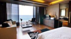 01-Impiana-Private-Villas-Phuket-Deluxe-Suite-1.jpg