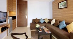 kantary-beach-khao-lak-hotel-acc-suite-01.jpg