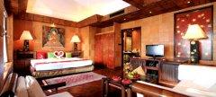 015-mom-tris-villa-royale-phuket-kata-suite.jpg