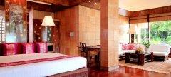 023-mom-tris-villa-royale-phuket-Pool-Suite.jpg