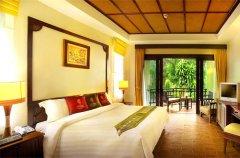 001-nora-beach-resort-samui-superior-room.jpg