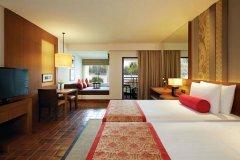 005-Outrigger-Laguna-Phuket-Club-Lagoon.jpg