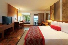 006-Outrigger-Laguna-Phuket-Club-Premium-Sea-Front.jpg