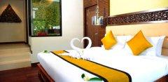 03-Villa-with-Jacuzzi-Bedroom.jpg