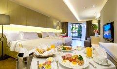 013-Sunset-Grand-Deluxe-Pool-Access-and-Sea-view.jpg