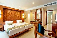 002-rawai-palm-beach-phuket-superior-pool-view.jpg