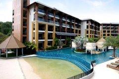 016-rawai-palm-beach-phuket-pool.jpg