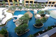 017-rawai-palm-beach-phuket-pool.jpg