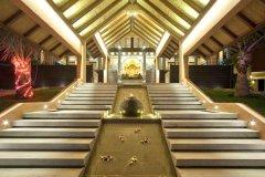018-rawai-palm-beach-phuket-lobby-2.jpg