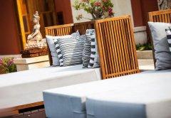 010-renaissance-samui-Outdoor-Sitting-Area.jpg
