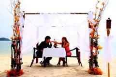 008-sareeraya-samui-Romantic-Dinner-2.jpg
