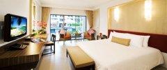 02-Deluxe-Room.jpg