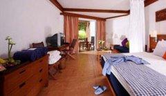 02-Sunwing-Phuket-Resort-room-royal-studio-1-image.jpg