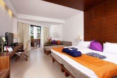 06-sunwing-kamala-Royal-Studio-Pool-Access.jpg