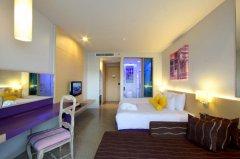 001-the-kee-phuket-plaza-room.jpg
