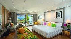 The-Nai-Harn-Phuket-005.jpg