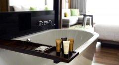 The-Nai-Harn-Phuket-018.jpg