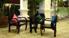 the-old-phuket-Dining-Lobby-Bar.jpg