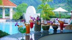 the-old-phuket-Dining-Pool-Bar.jpg