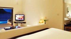 05-1-the-racha-Grand-Pool-Suite.jpg