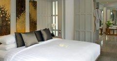 09-the-surin-phuket-Beach-Studio-Suite.jpg